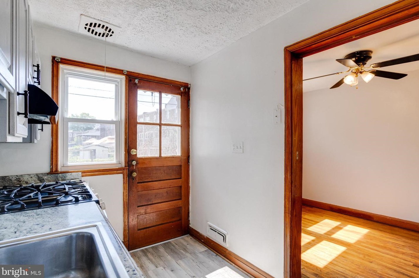 3809 Bonview Ave, Baltimore MD 21213-2012 exterior