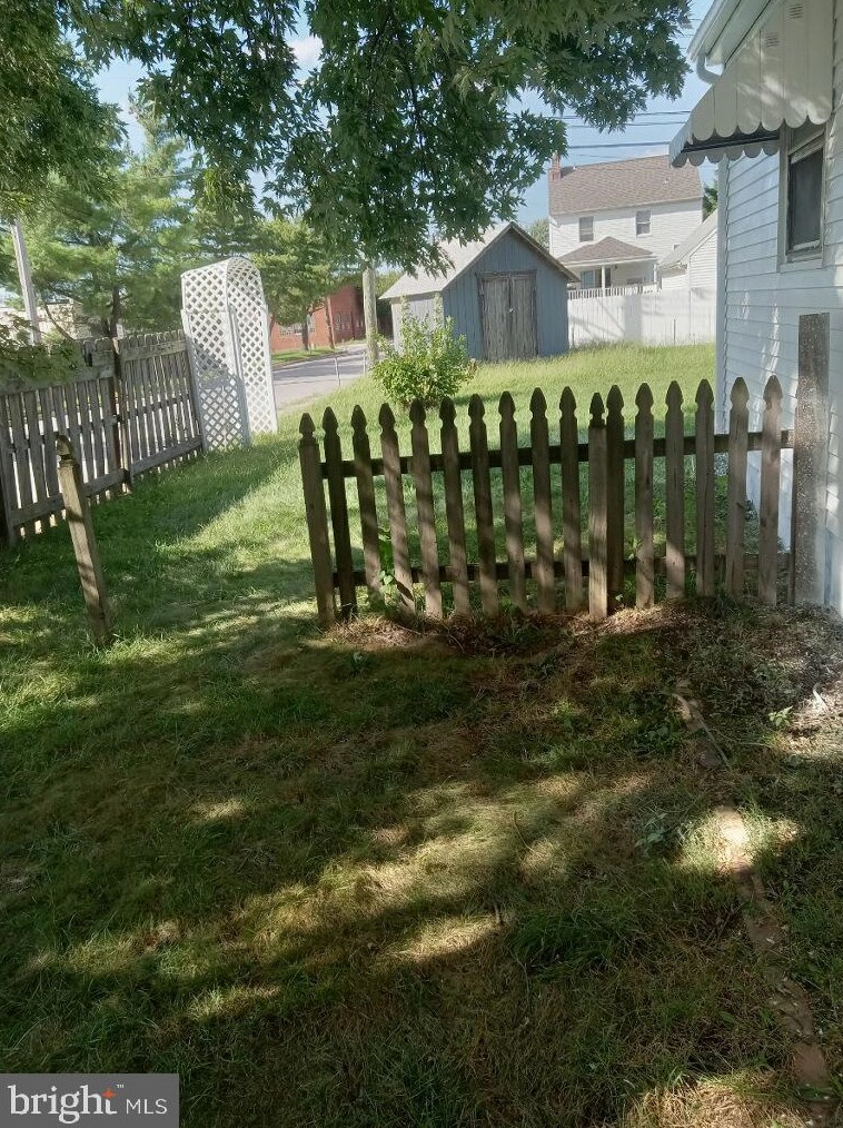 6500 Colgate Ave, Baltimore MD  21222-4003 exterior