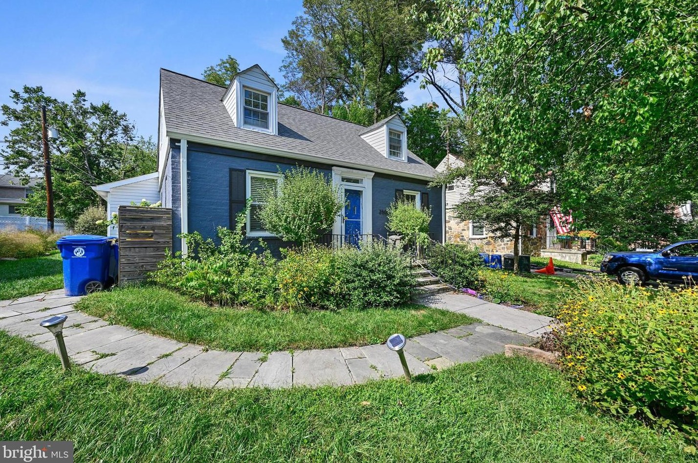2504 Pinebrush Rd, Baltimore, MD 21209-4102