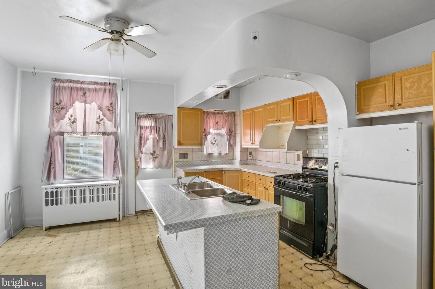2815 Brendan Ave, Baltimore MD  21213-1213 exterior