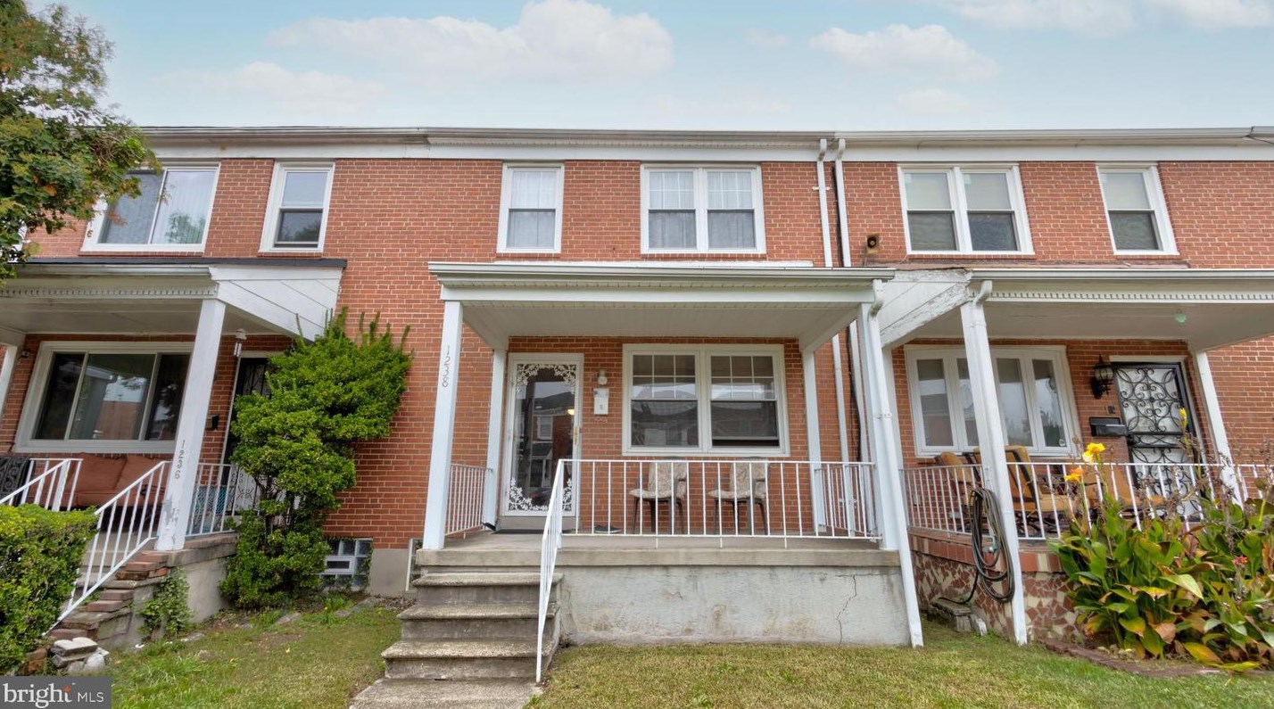 1238 Silverthorne Rd, Baltimore, MD 21239-3433
