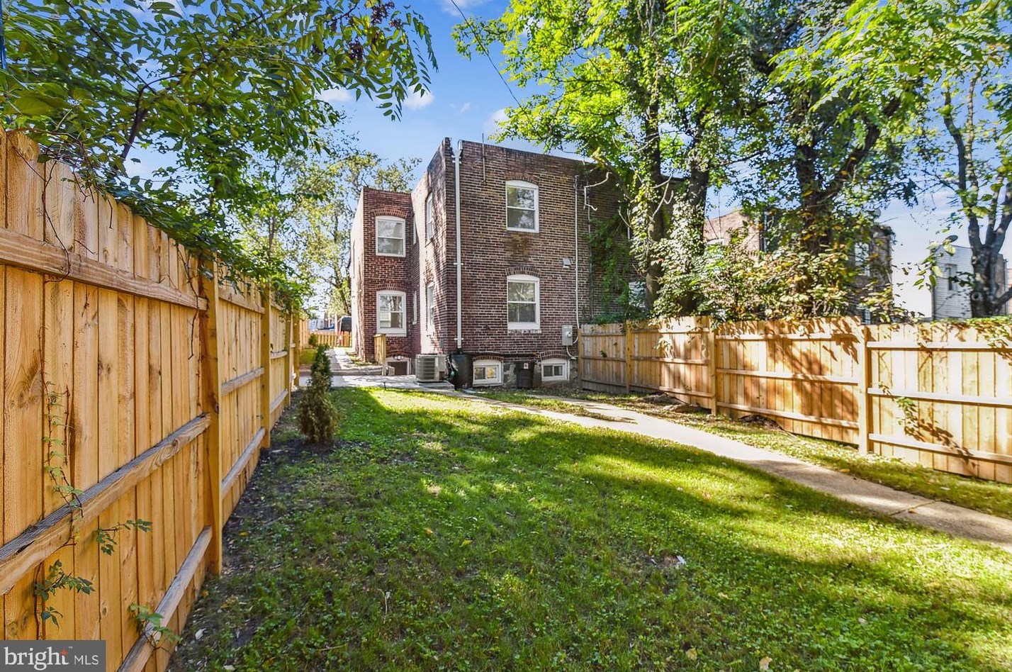 526 Baltic Ave, Baltimore MD  21225-1920 exterior