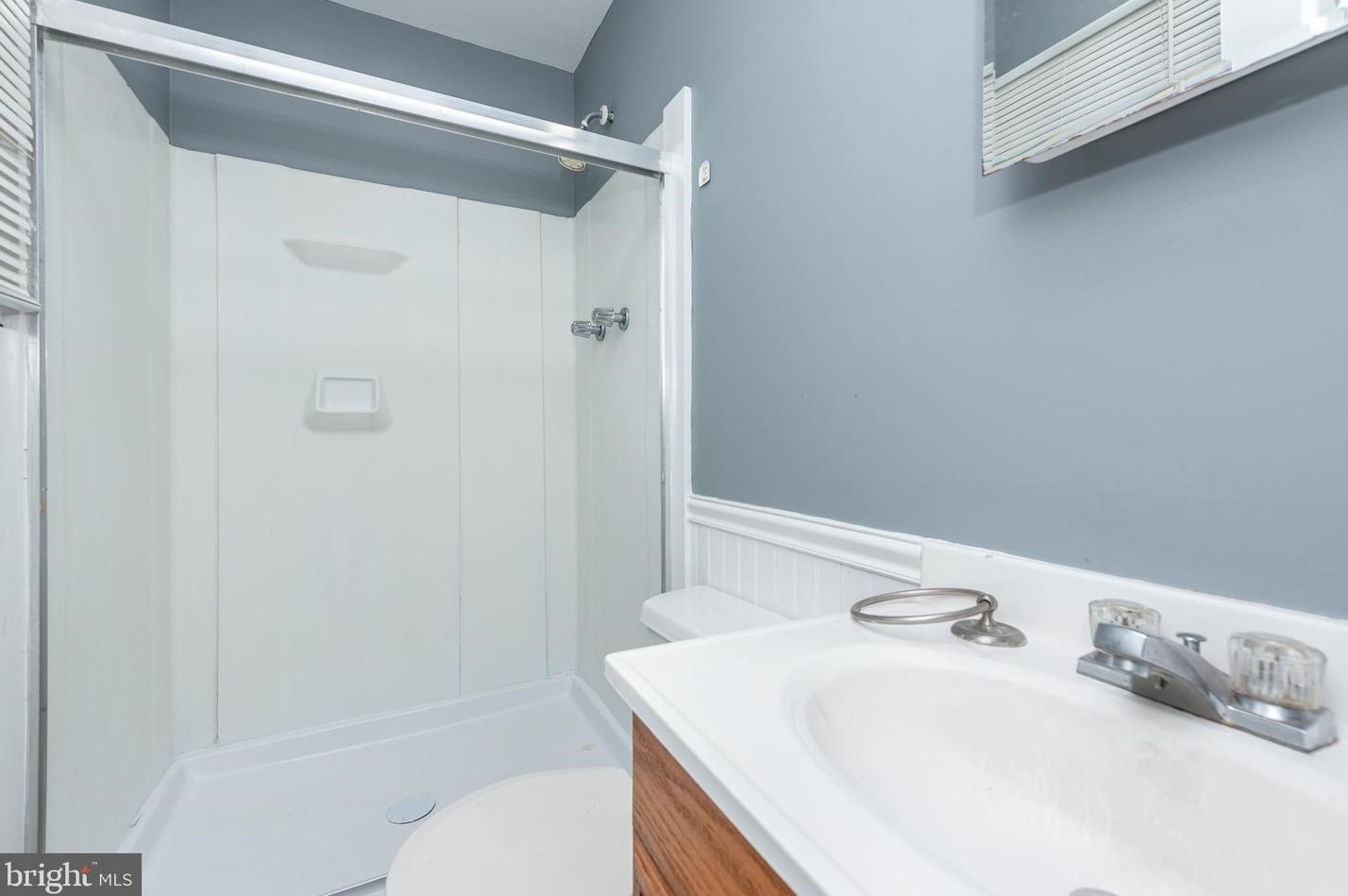 3653 Hineline Rd, Baltimore MD 21229-5148 exterior