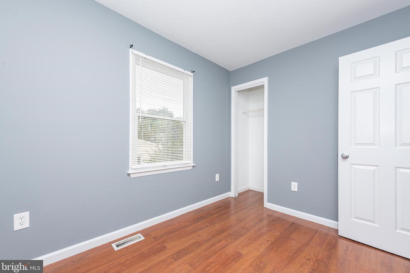 3653 Hineline Rd, Baltimore MD 21229-5148 exterior