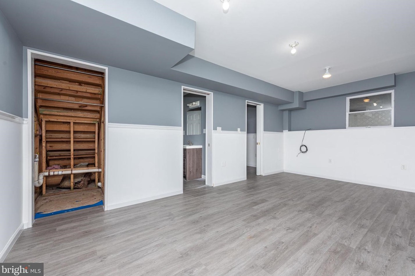 3653 Hineline Rd, Baltimore MD 21229-5148 exterior