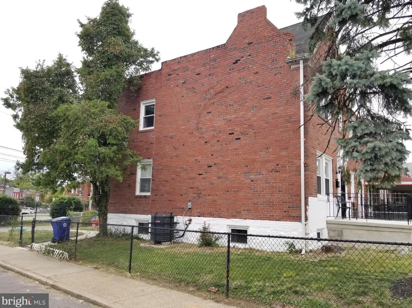 4500 Garden Dr, Baltimore MD  21215-6301 exterior