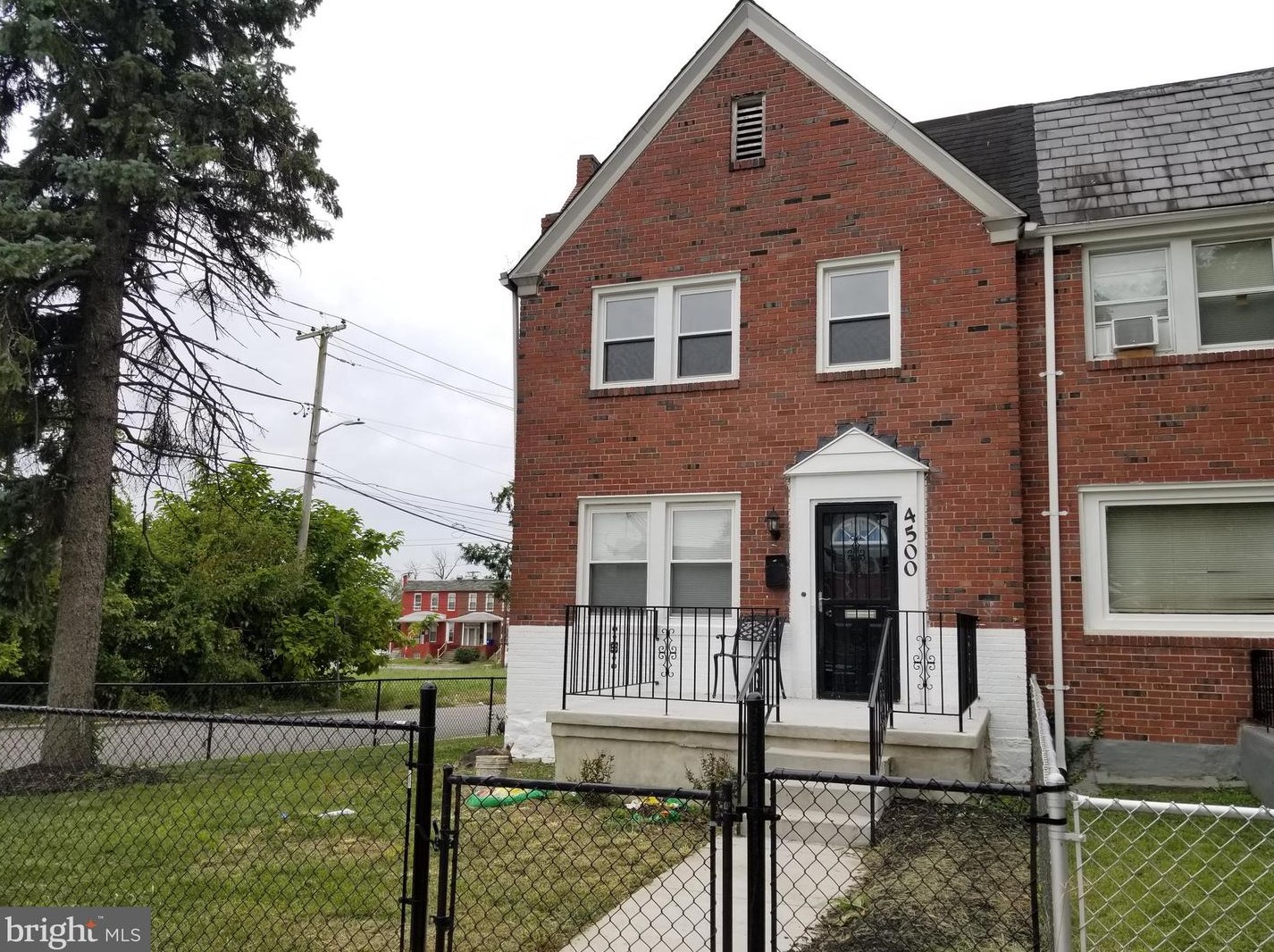 4500 Garden Dr, Baltimore MD  21215-6301 exterior