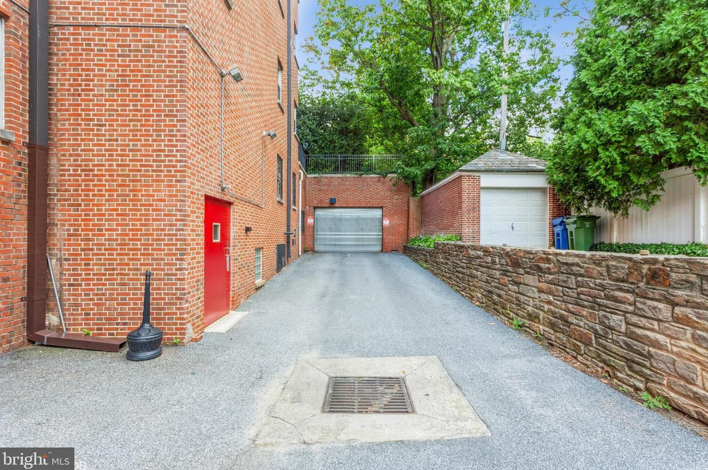 3601 Greenway, Baltimore MD  21218-2450 exterior