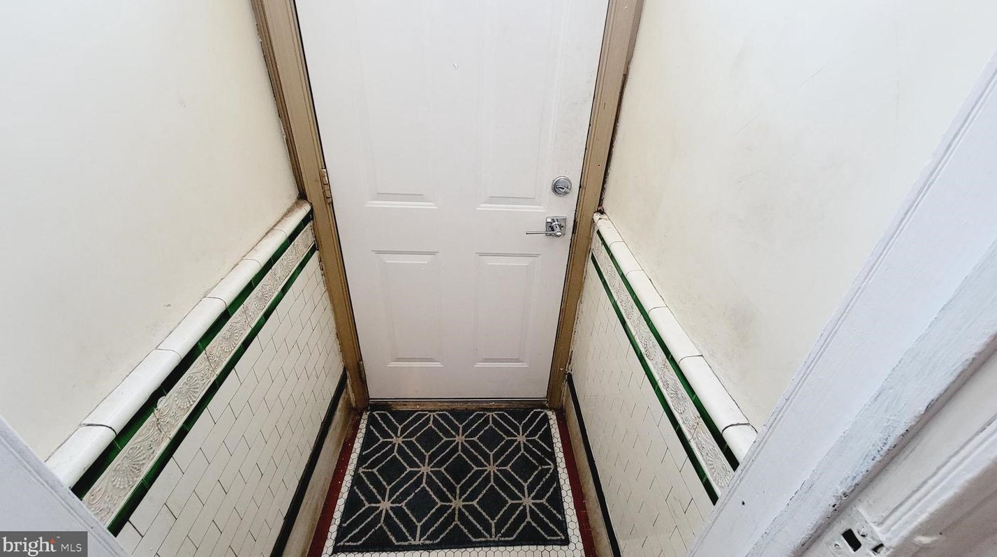1611 Darley Ave, Baltimore MD  21213-1318 exterior