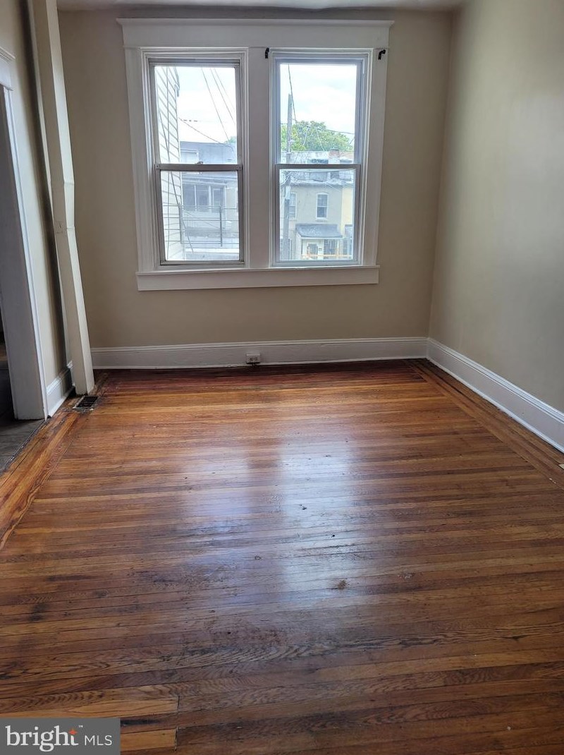 2219 Bryant Ave, Baltimore, MD 21217-2005