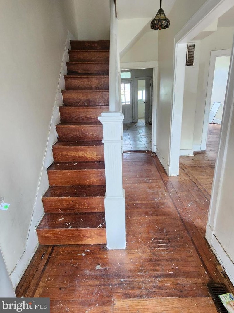 2831 Waldorf Ave, Baltimore, MD 21215-6222