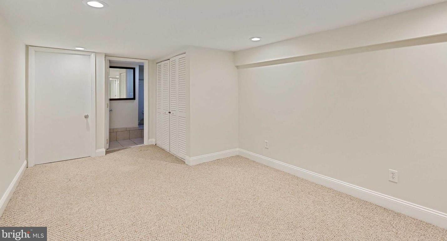 912 38th St, Baltimore MD  21211-2203 exterior