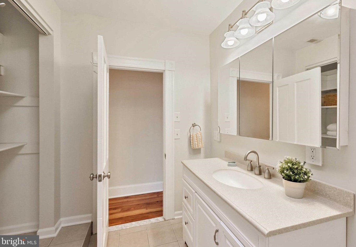 912 38th St, Baltimore MD  21211-2203 exterior