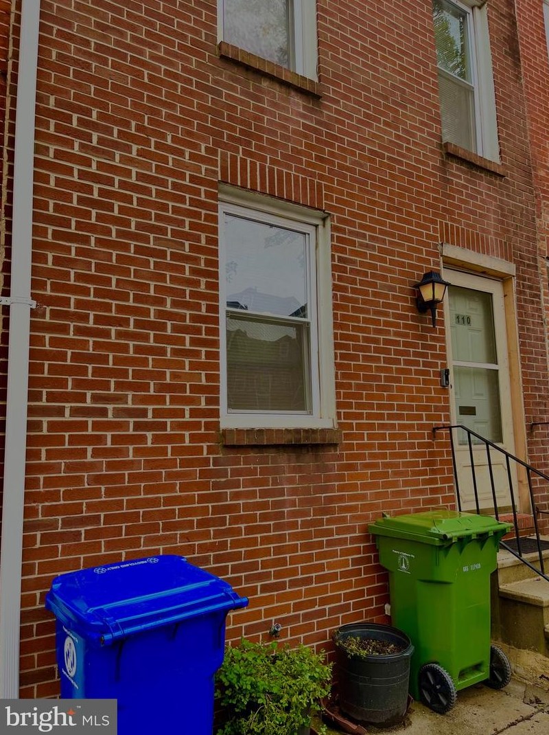 110 Poppleton St, Baltimore MD  21201-1036 exterior