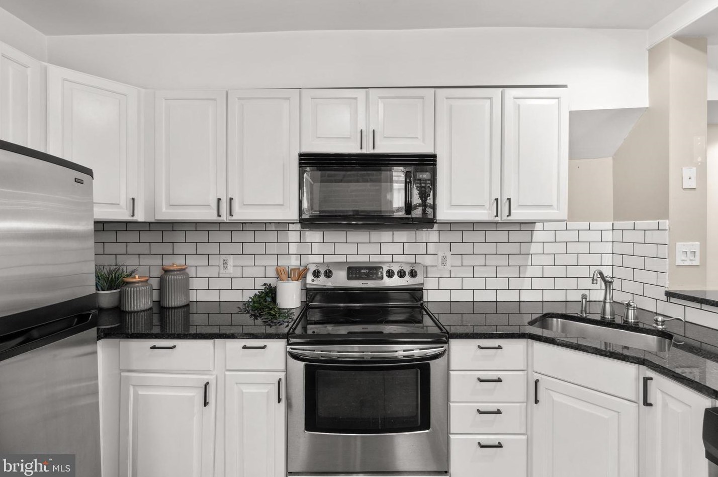 405 Clement St, Baltimore MD  21230-4616 exterior