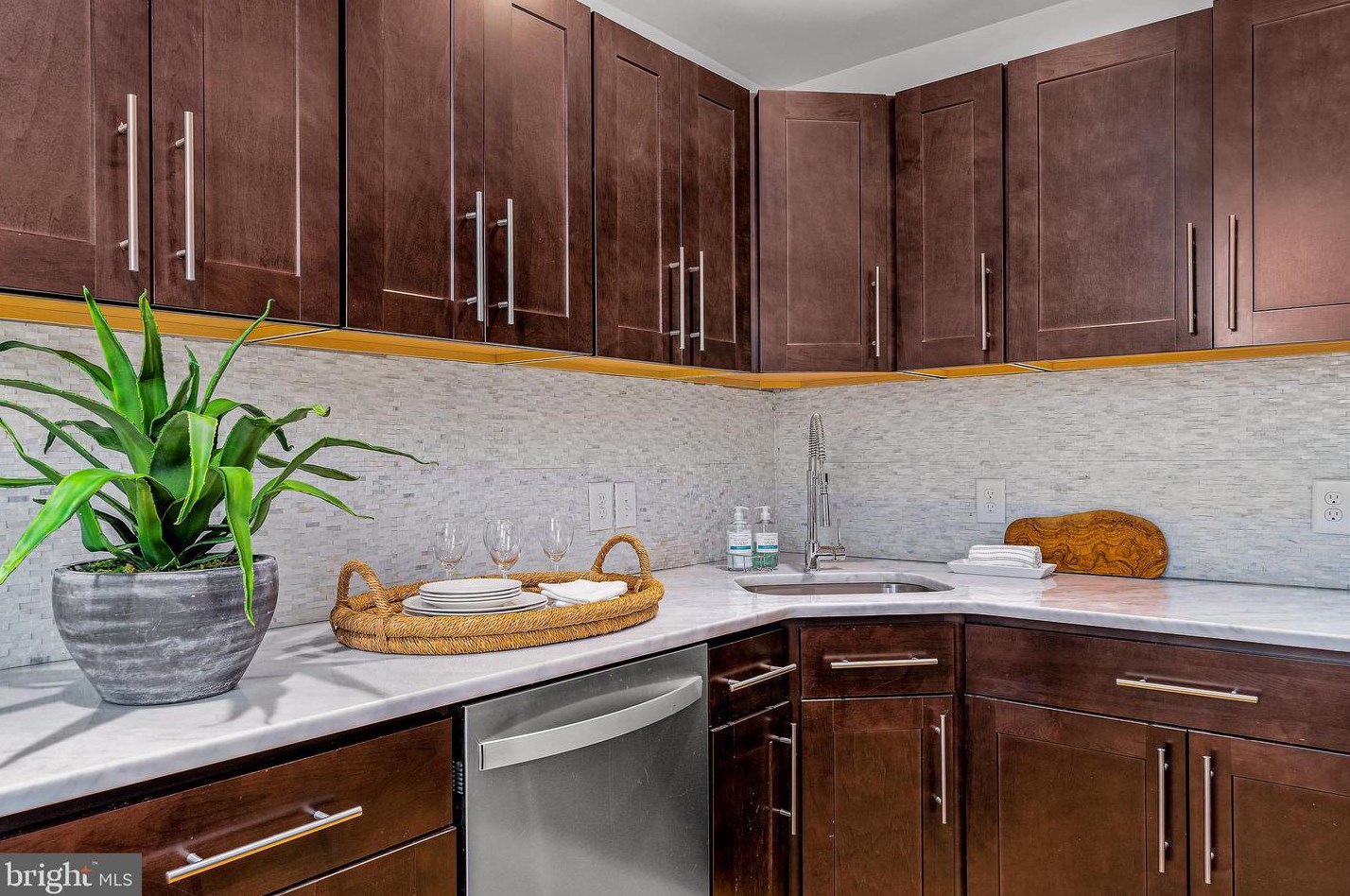 515 Montford Ave, Baltimore MD  21205-2522 exterior