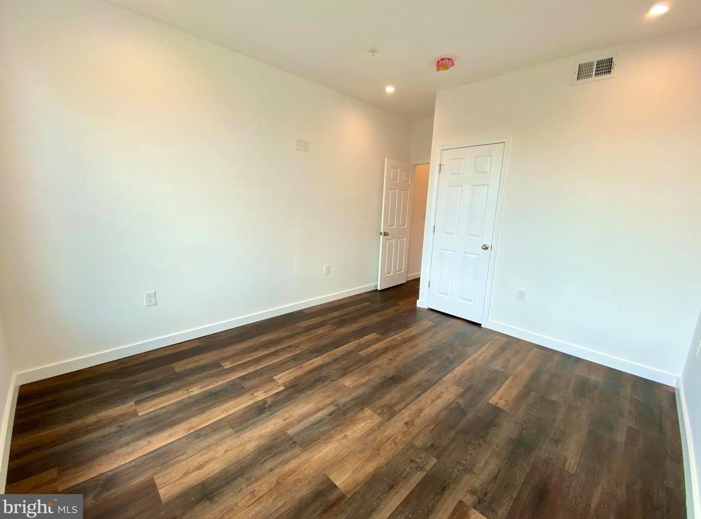 106 W 26th St, Baltimore, MD 21218