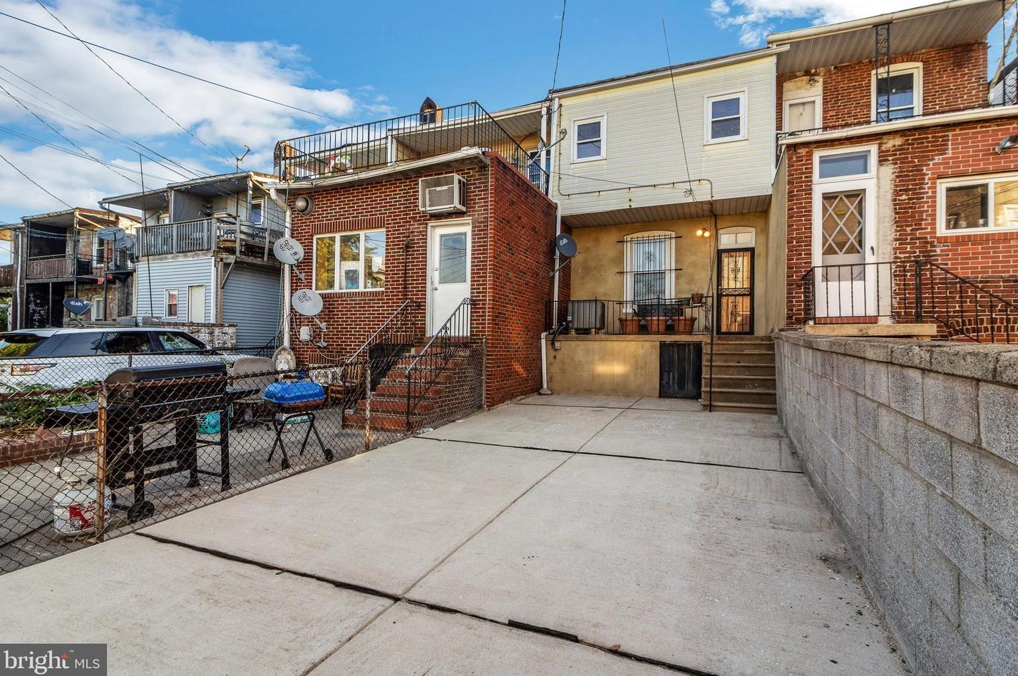 22 Highland Ave, Baltimore MD  21224-1408 exterior