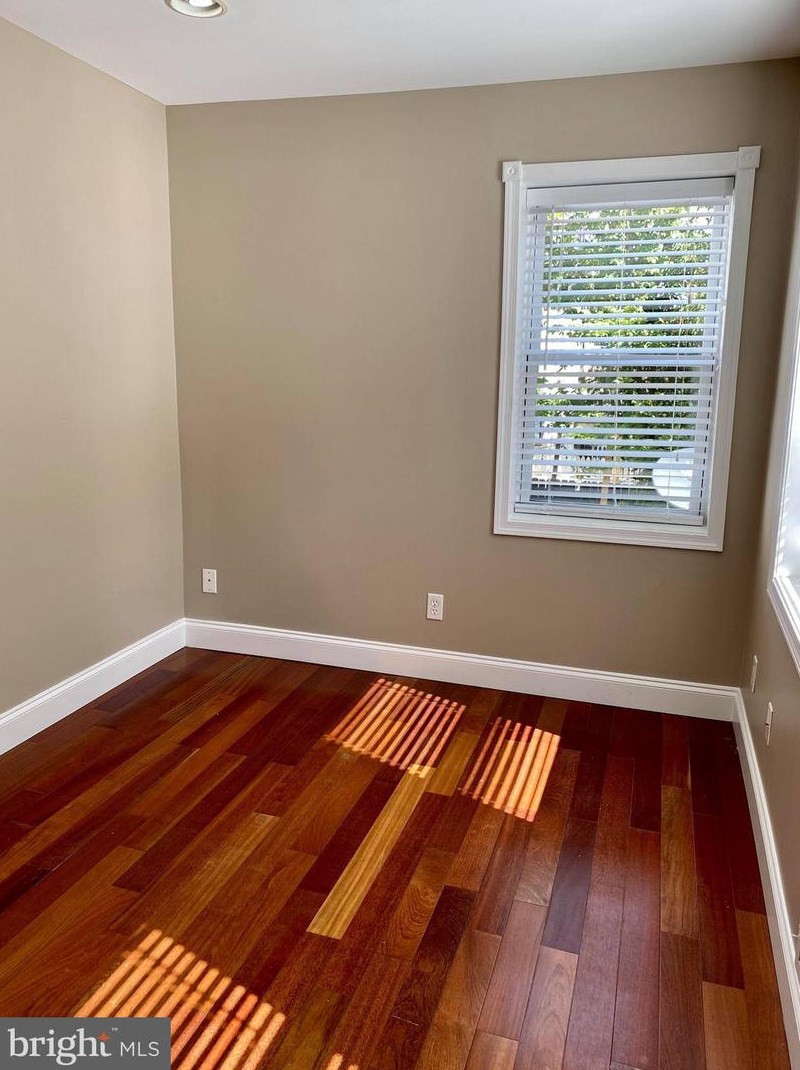 2428 Fleet St, Baltimore, MD 21224-3628