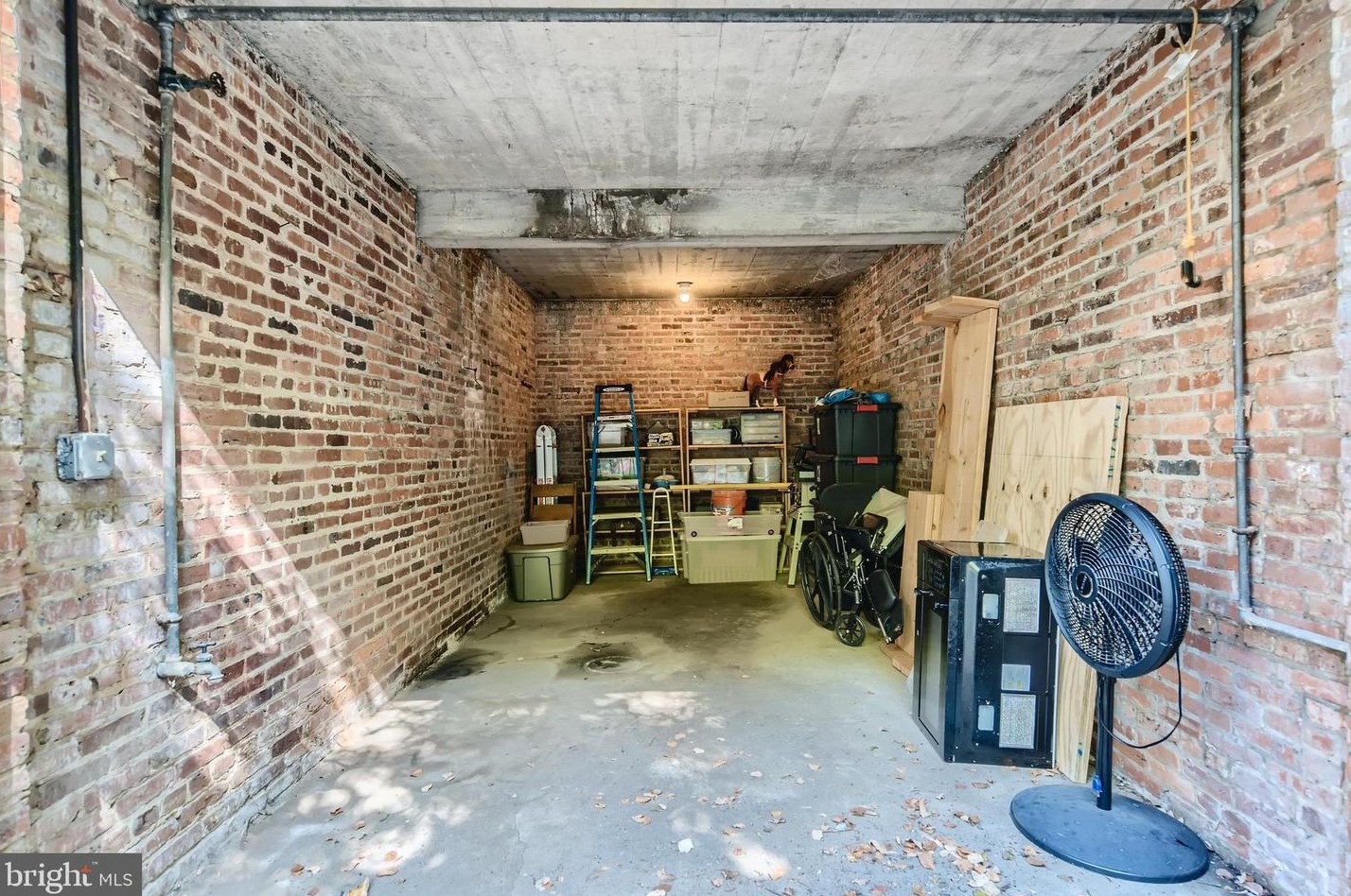 102 39th St, Baltimore MD  21210-3117 exterior