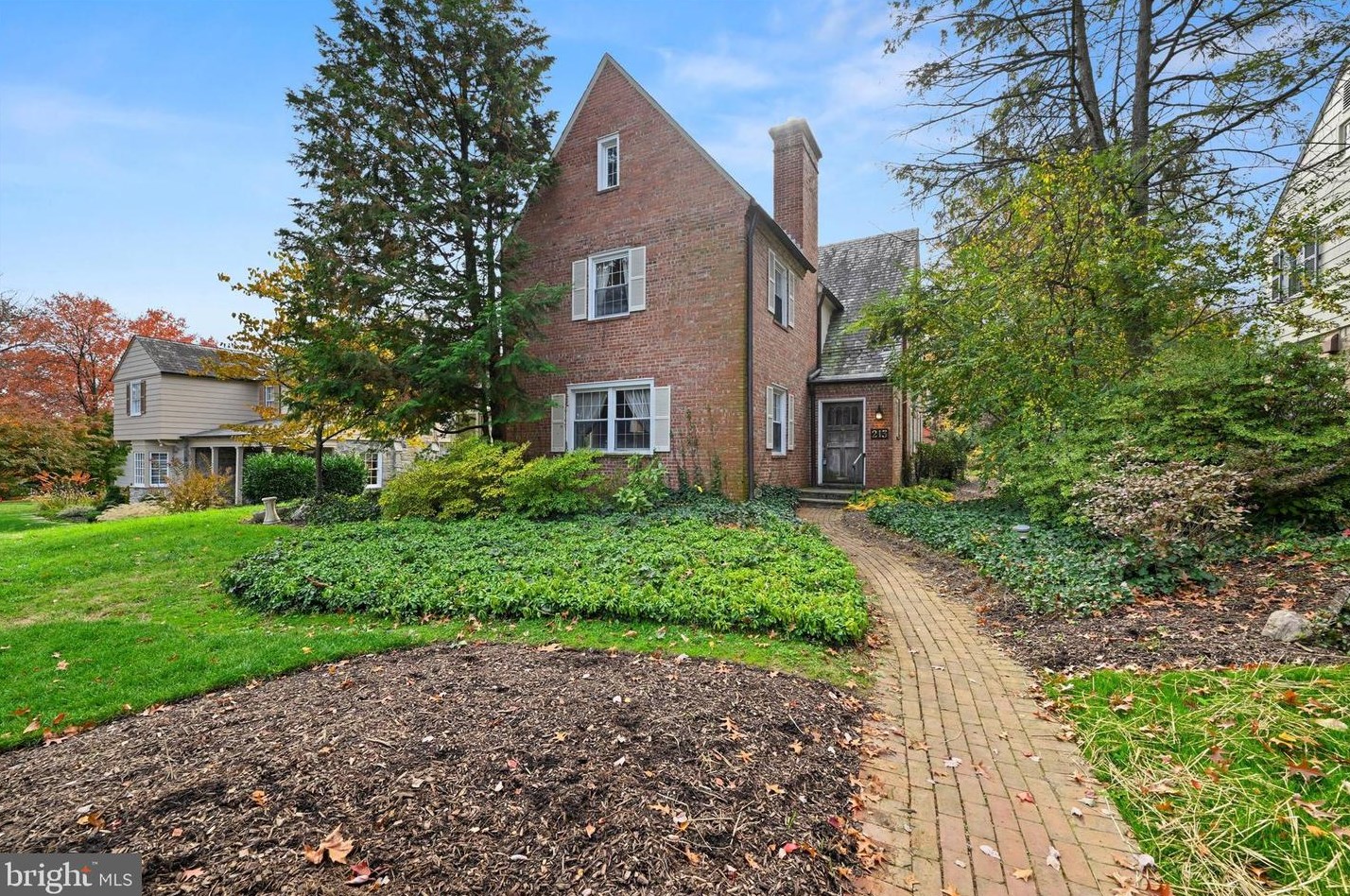213 Witherspoon Rd, Baltimore, MD 21212-3419