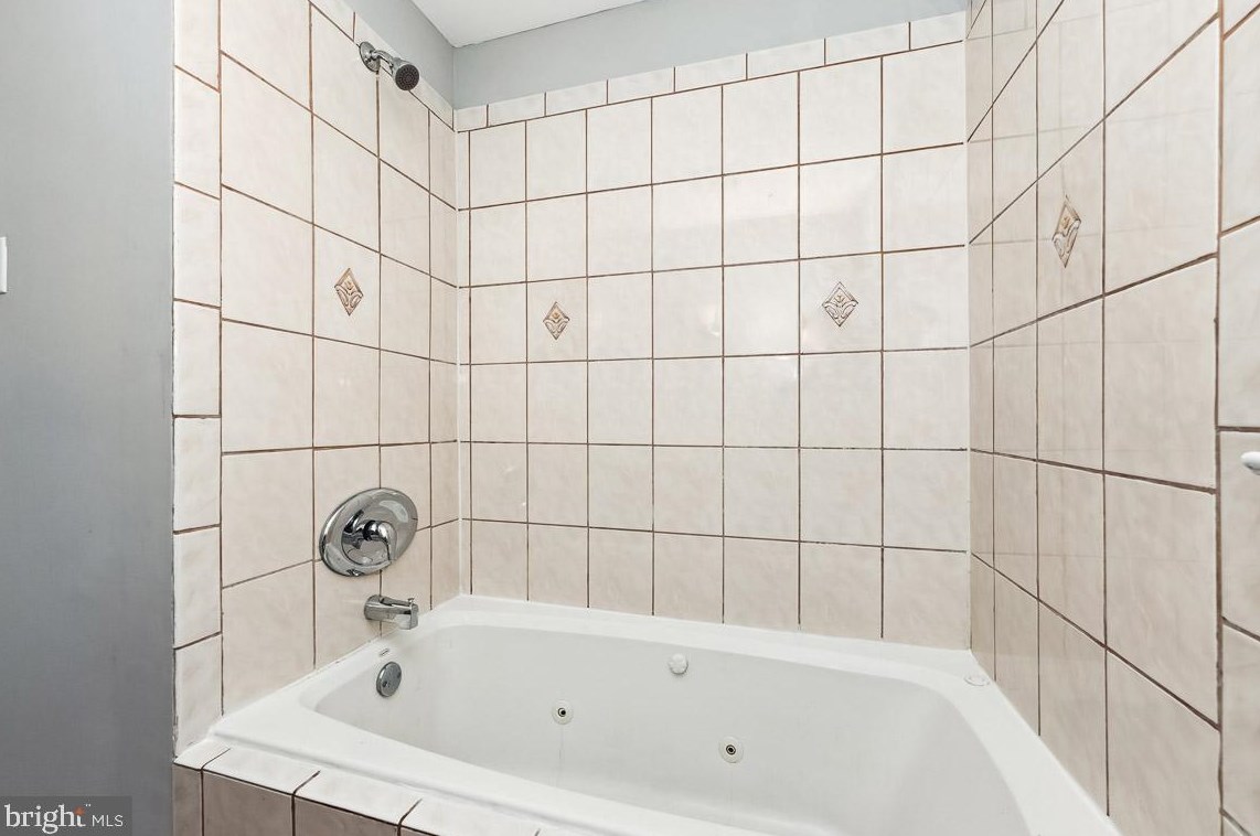 3709 Bayonne Ave, Baltimore MD 21206-2836 exterior