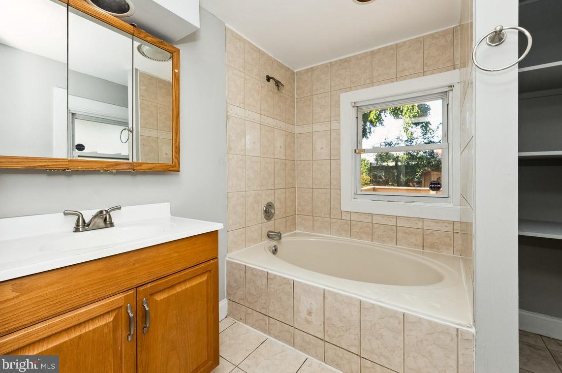 3709 Bayonne Ave, Baltimore MD 21206-2836 exterior