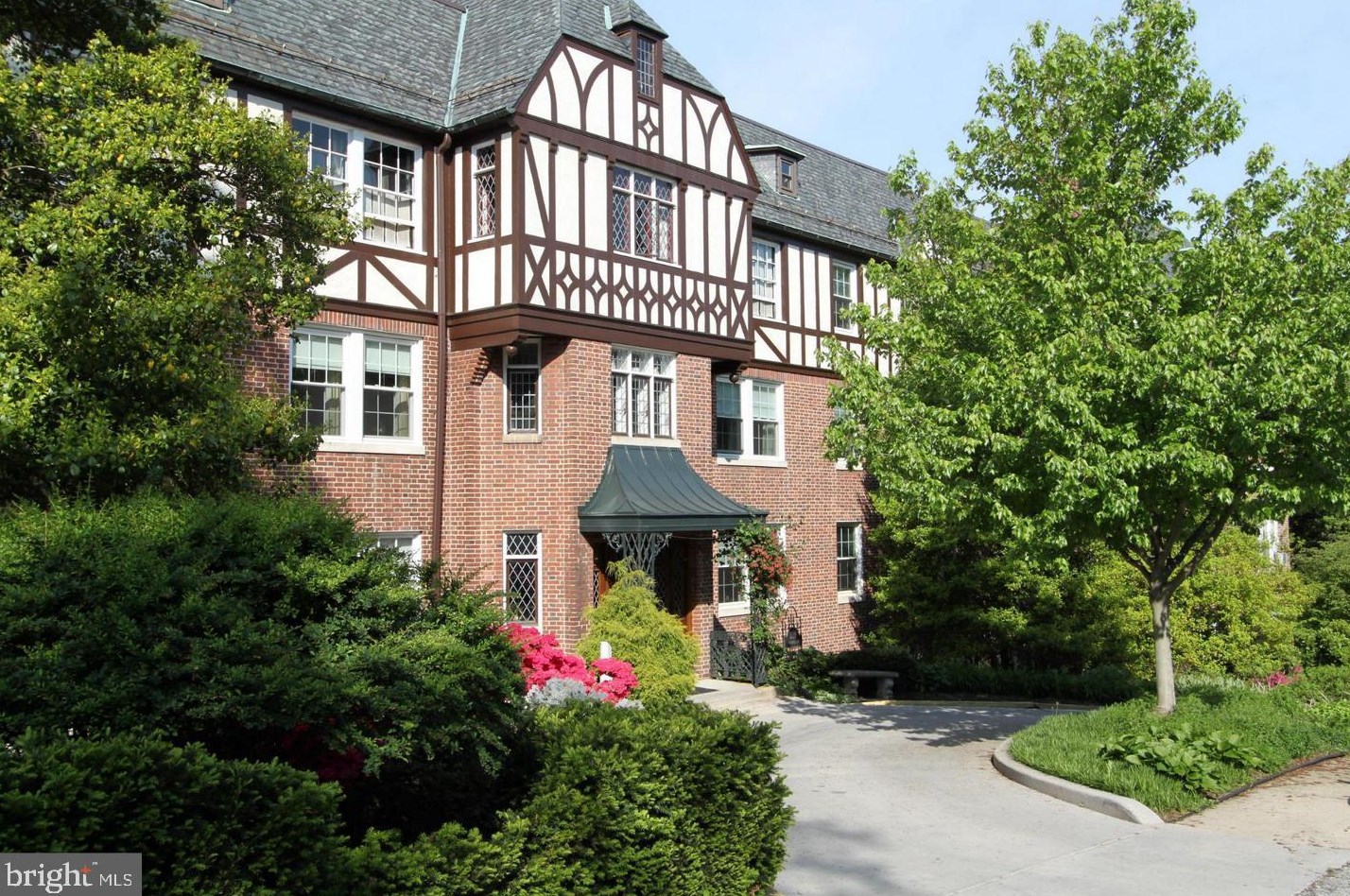 221 Ridgemede Rd, Baltimore, MD 21210-2920