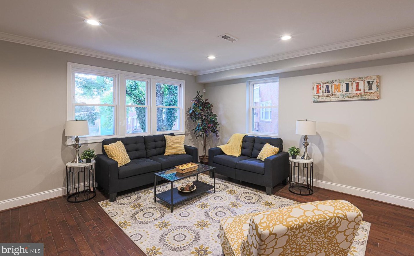 3900 Eierman Ave, Baltimore, MD 21206-6313