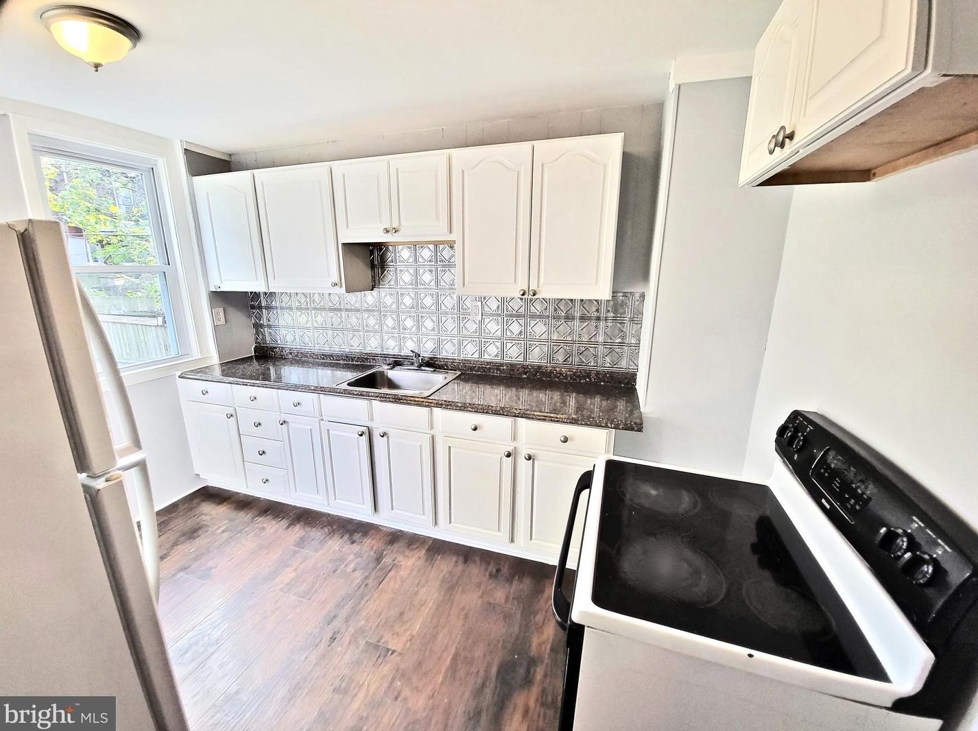 423 Cambria St, Baltimore MD  21225-1834 exterior