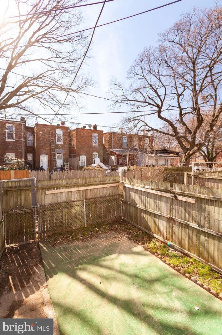 423 Cambria St, Baltimore MD  21225-1834 exterior