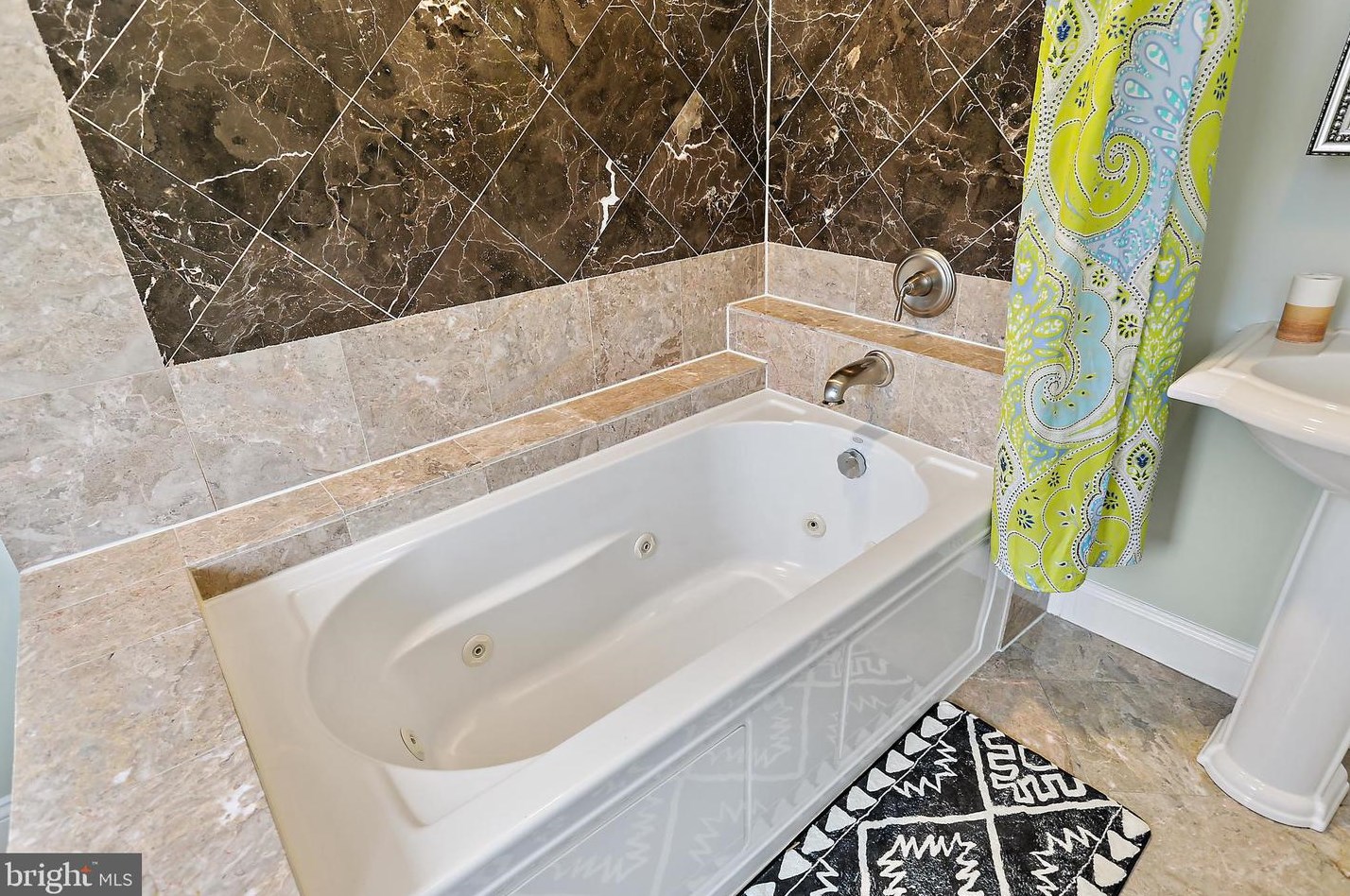 623 33 St, Baltimore MD 21211-2710 exterior