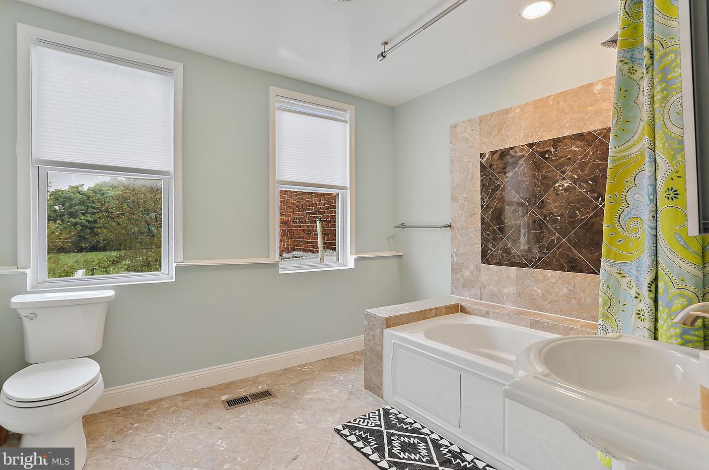 623 33 St, Baltimore MD 21211-2710 exterior