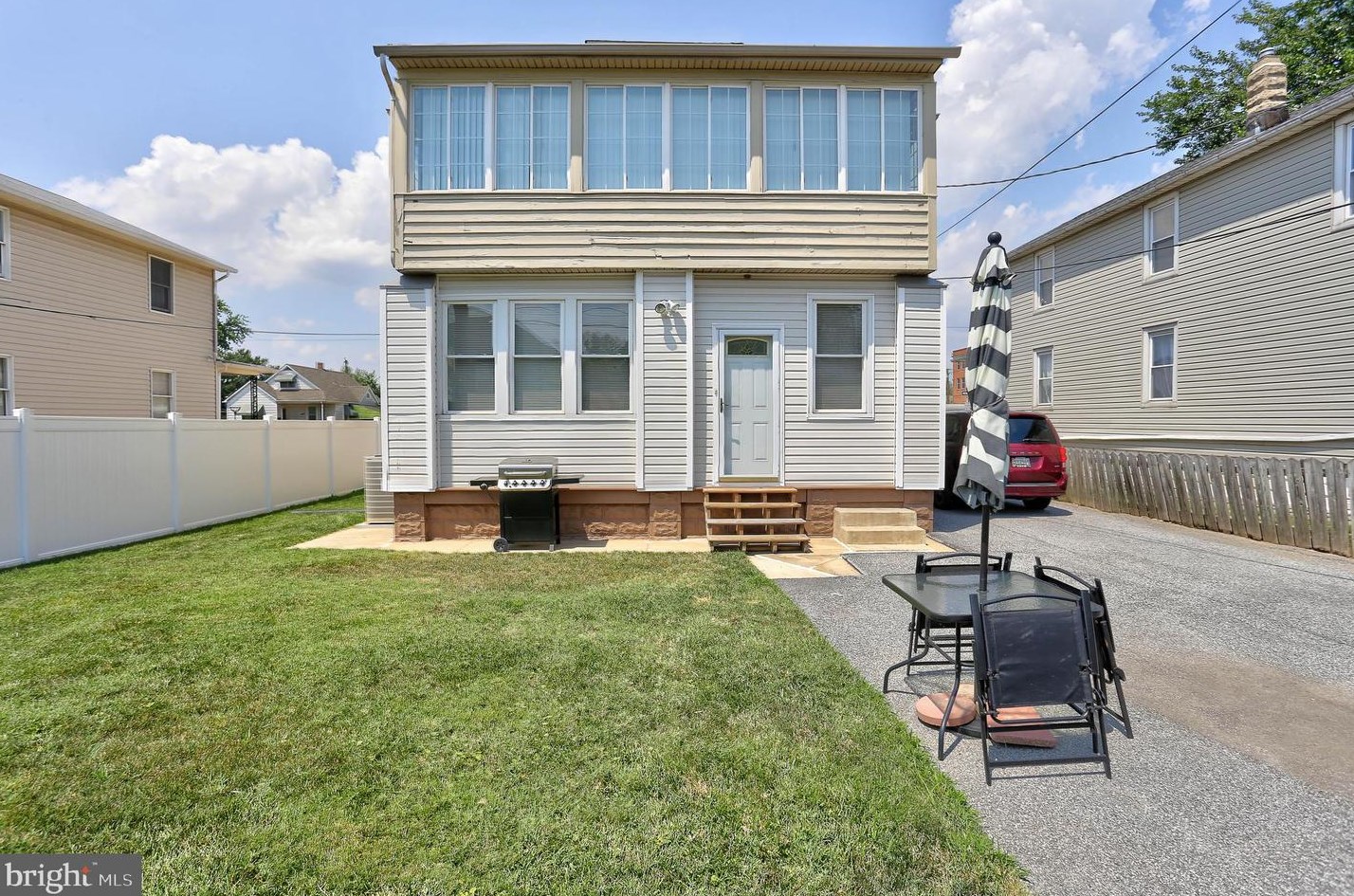 6721 Youngstown Ave, Baltimore MD  21222-1026 exterior