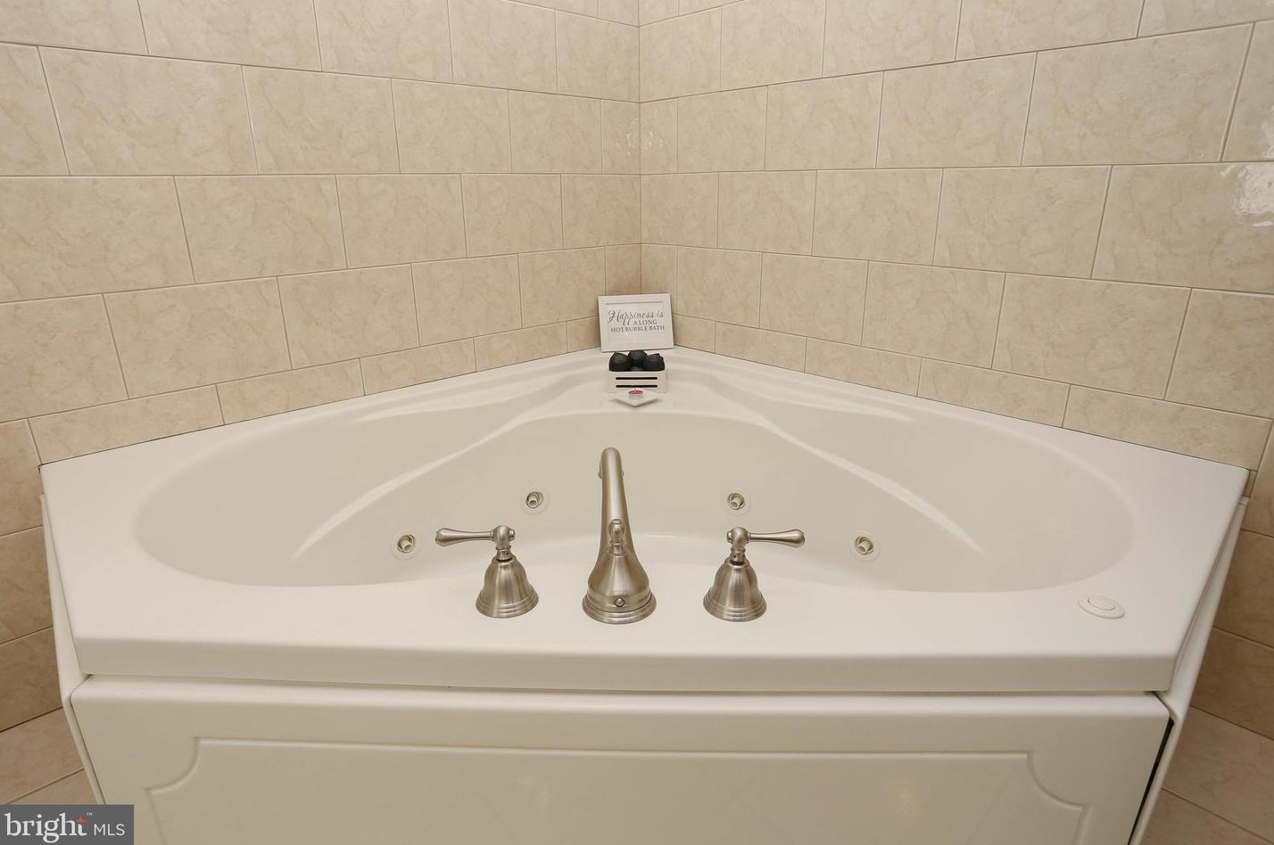 6721 Youngstown Ave, Baltimore MD  21222-1026 exterior