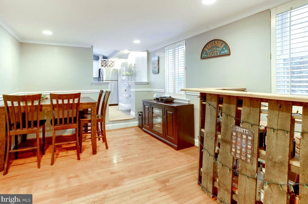 205 Cross St, Baltimore MD  21230-4113 exterior