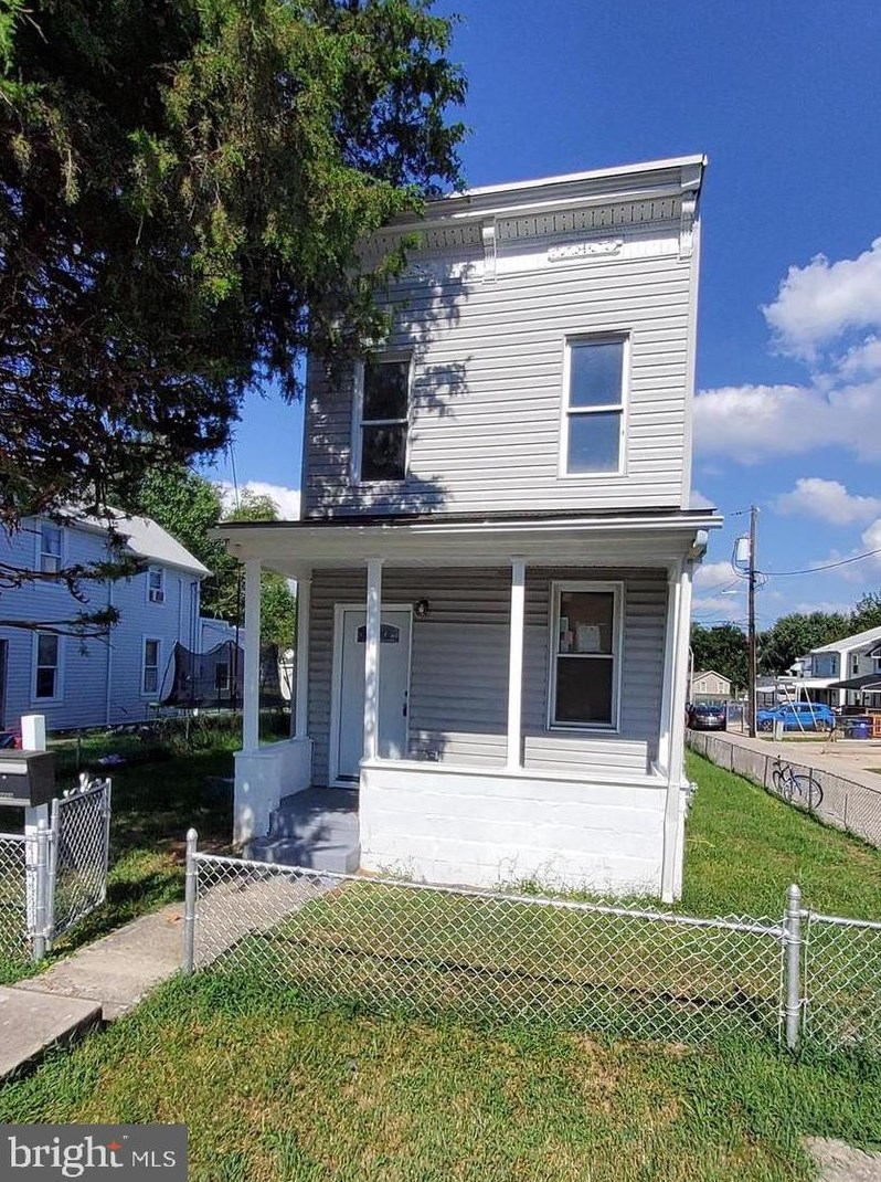 2402 Puget St, Baltimore, MD 21230-3045