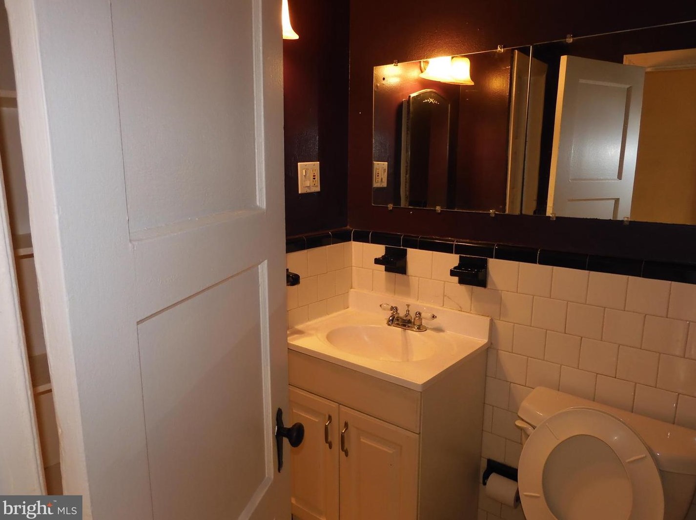 6109 Parkway Dr, Baltimore MD 21212-2794 exterior