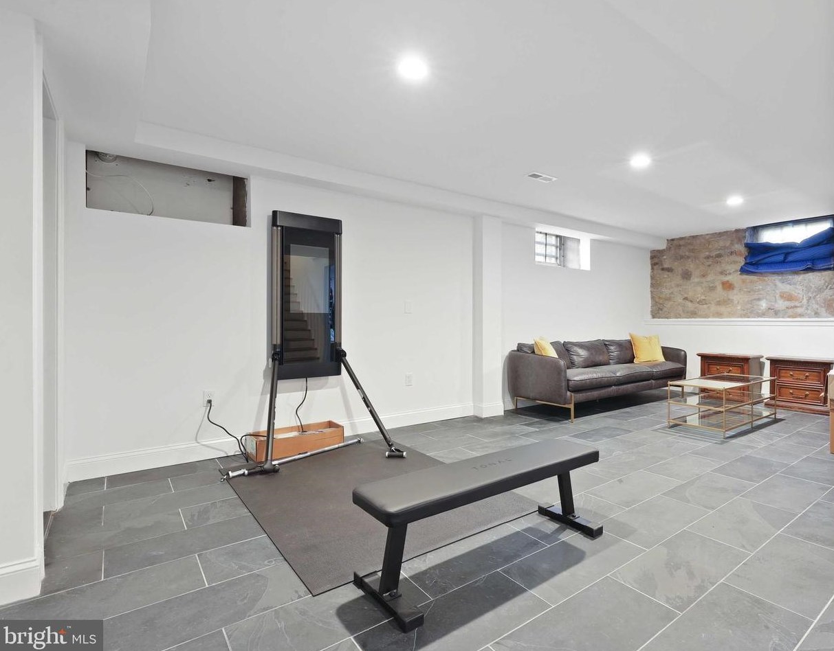 113 Northern Pkwy, Baltimore MD  21212-2902 exterior
