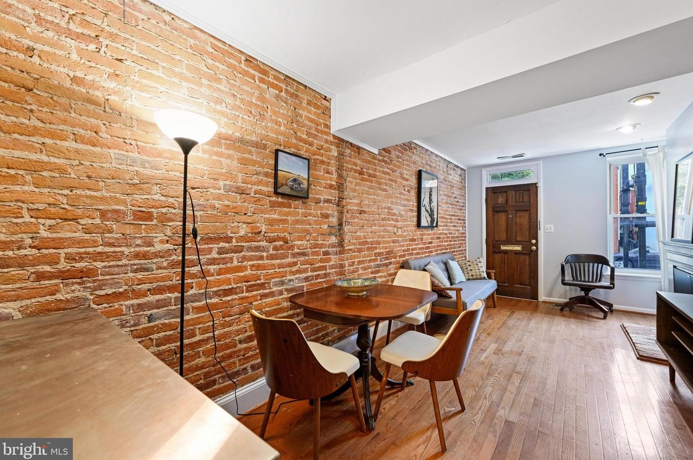 21 Henrietta St, Baltimore MD  21230-3910 exterior