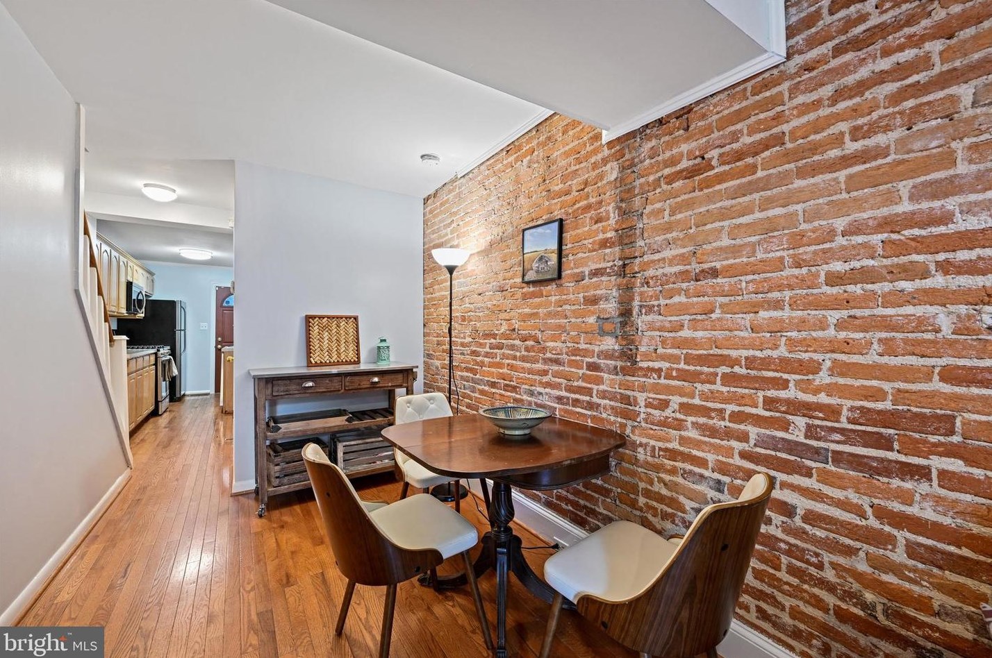 21 Henrietta St, Baltimore MD  21230-3910 exterior