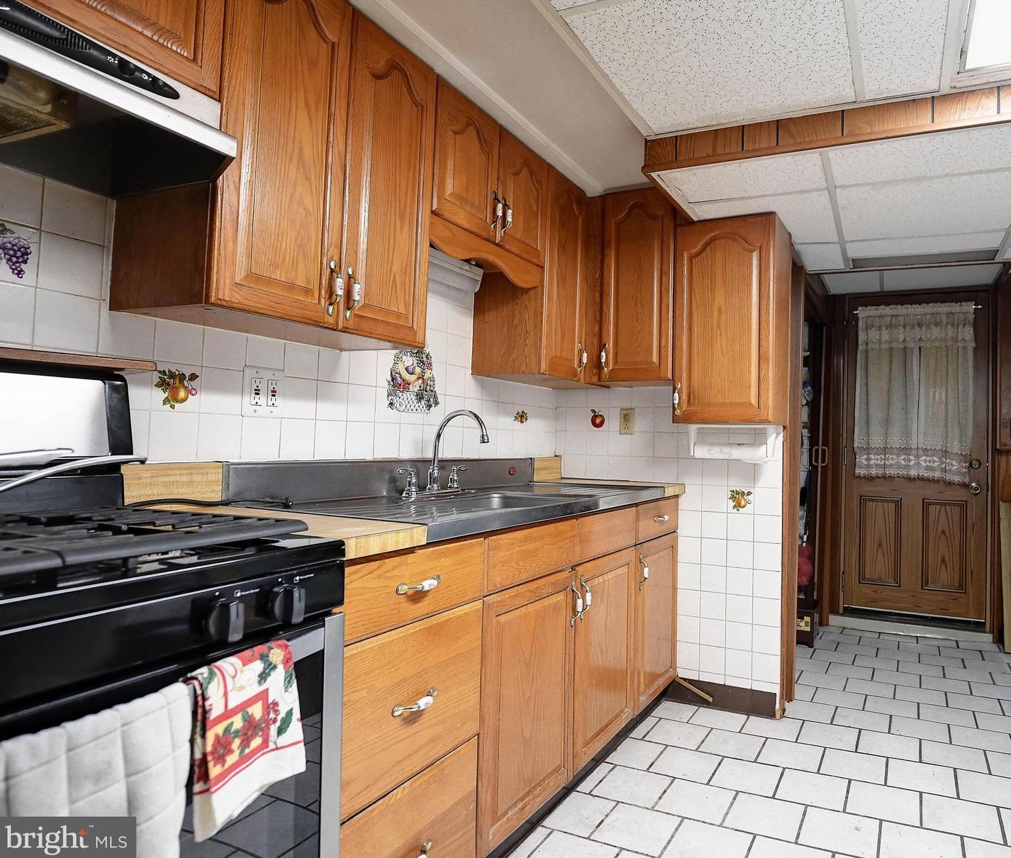 800 Umbra St, Baltimore MD  21224-4611 exterior