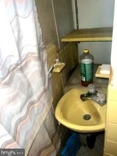 1930 Mosher St, Baltimore MD 21217-4221 exterior