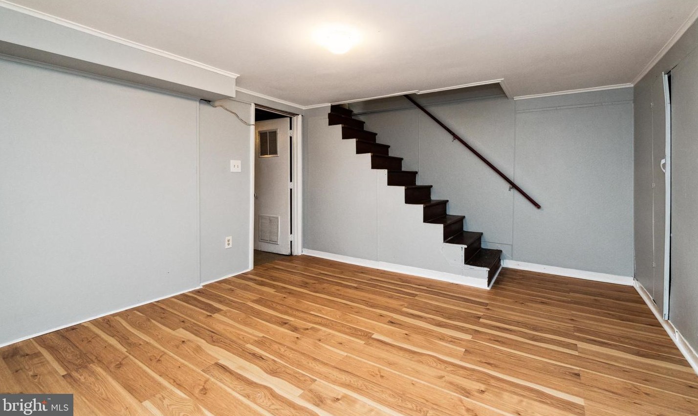 3950 Brooklyn Ave, Baltimore MD  21225-2124 exterior