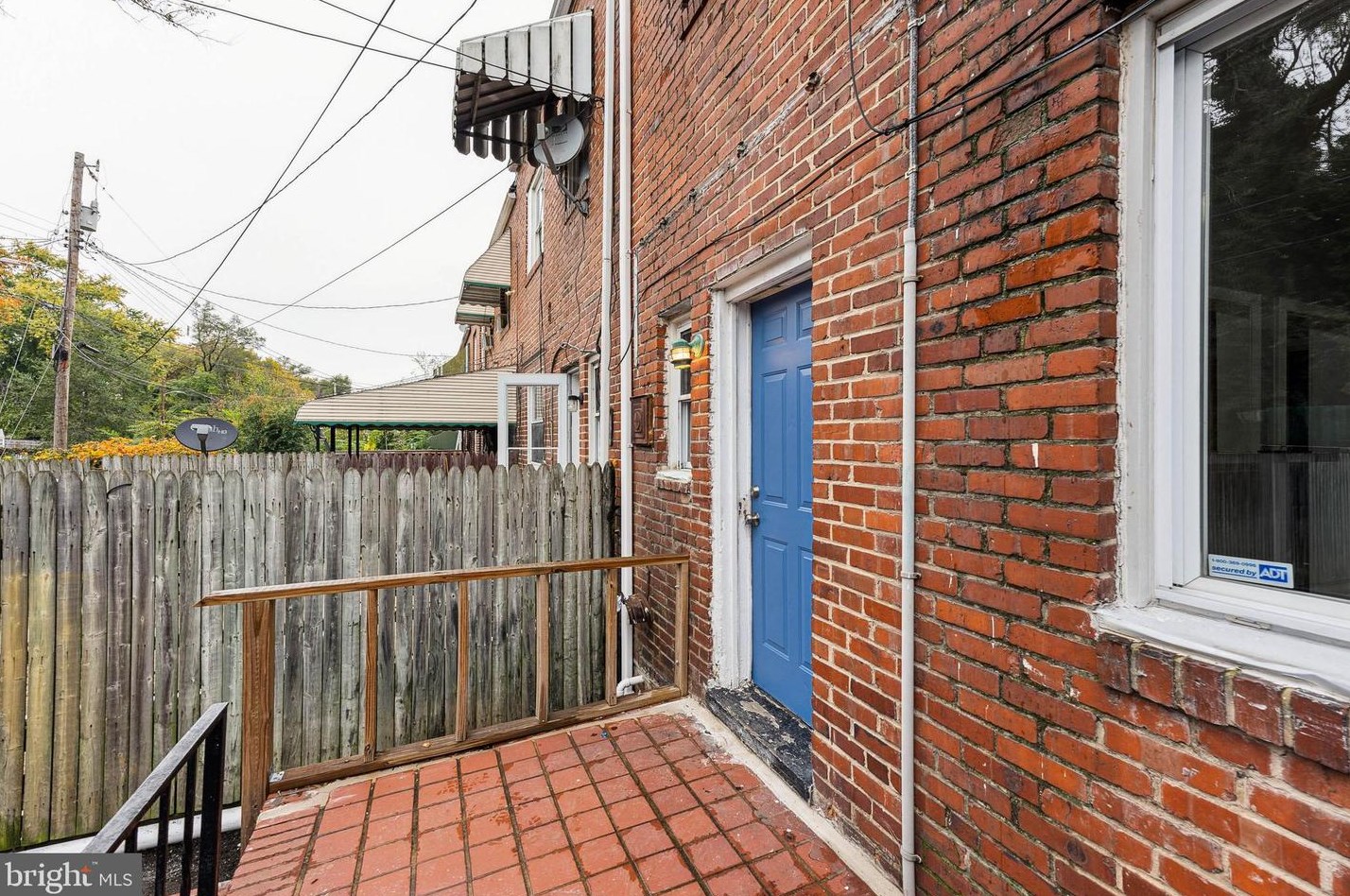 3950 Brooklyn Ave, Baltimore MD  21225-2124 exterior