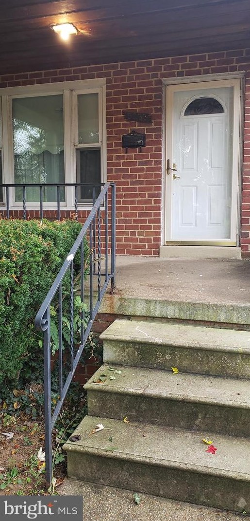 5233 Fredcrest Rd, Baltimore, MD 21229-3215