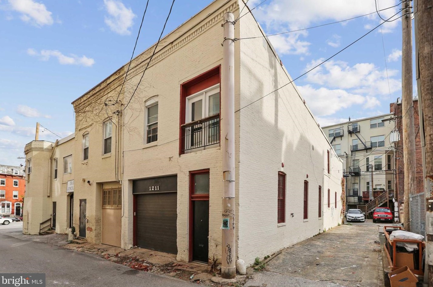 1211 Lovegrove St, Baltimore, MD 21202-2729
