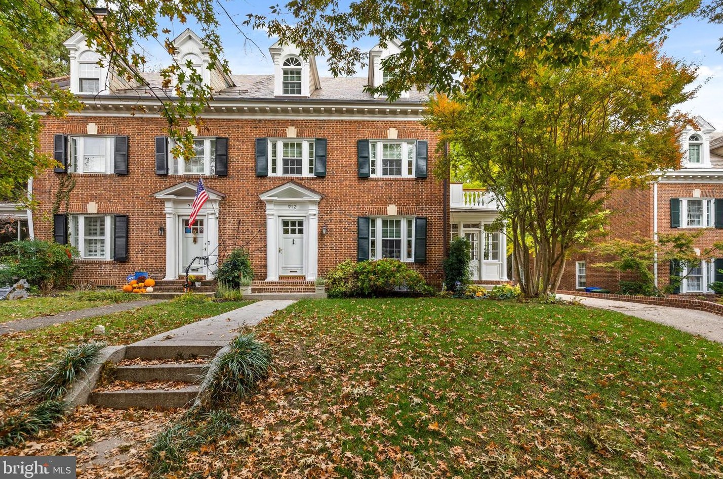 912 University Pkwy, Baltimore MD  21210-2716 exterior