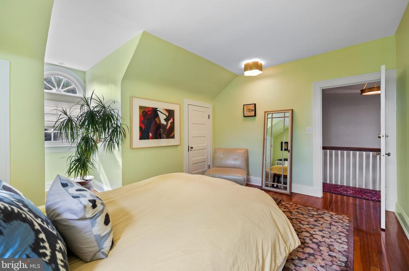 912 University Pkwy, Baltimore MD  21210-2716 exterior