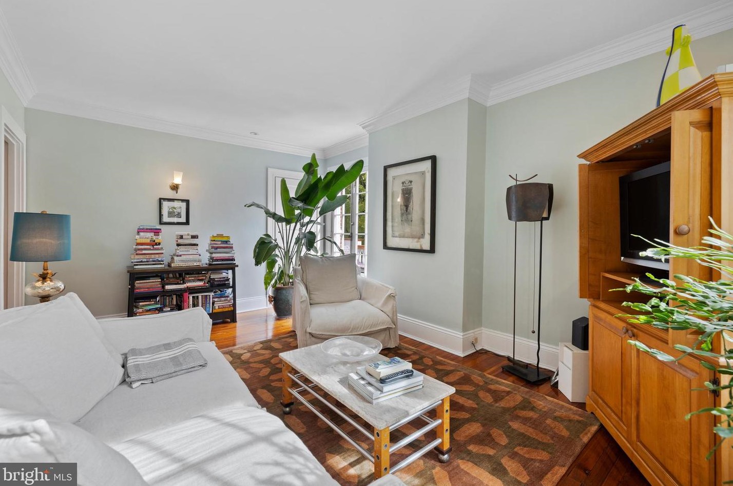 912 University Pkwy, Baltimore MD  21210-2716 exterior